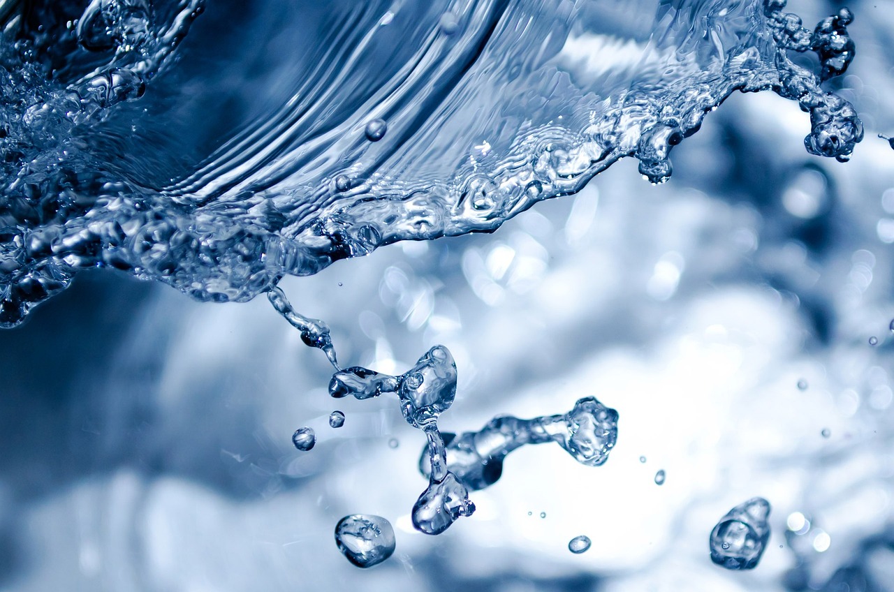 Ce trebuie să știi despre calitatea apei potabile: sfaturi și soluții