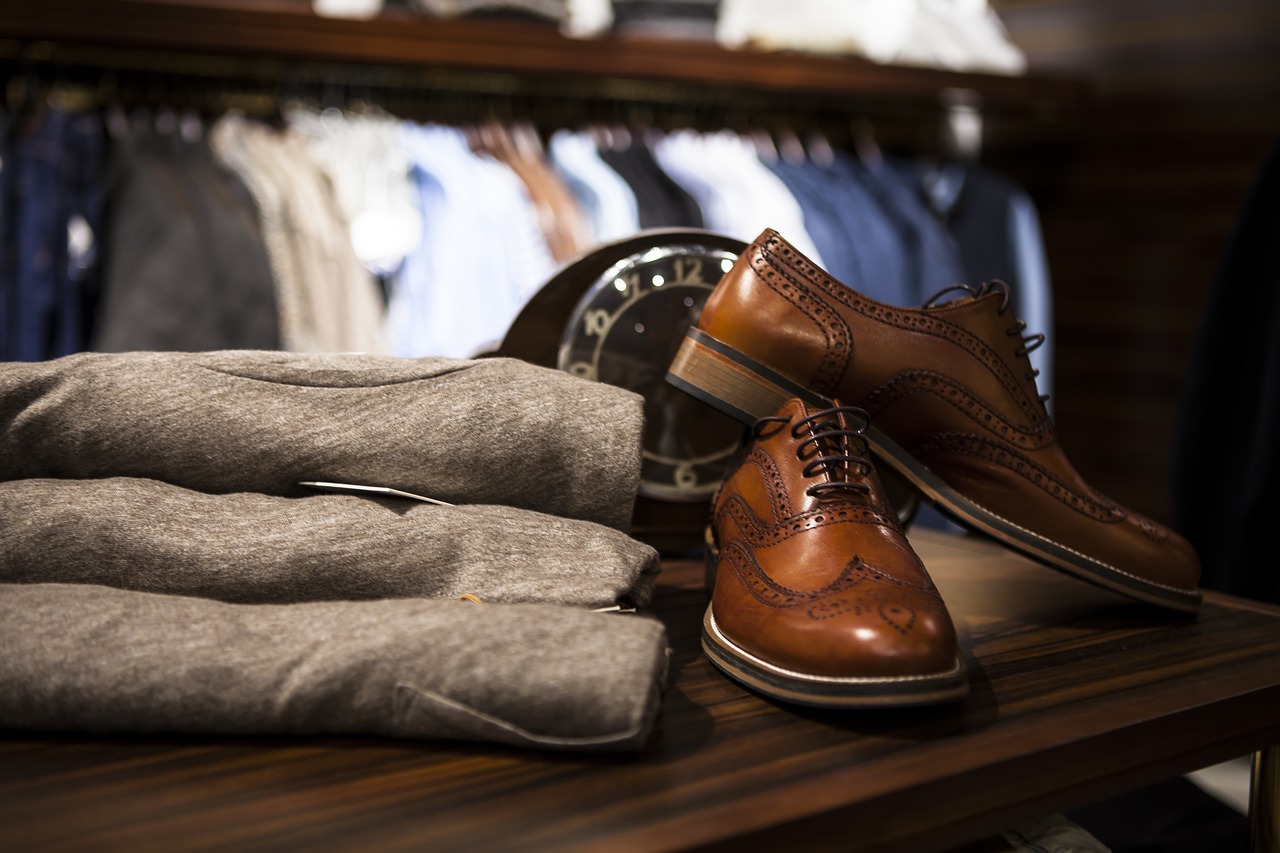 Cod vestimentar de birou – cum să te îmbraci elegant și confortabil la serviciu