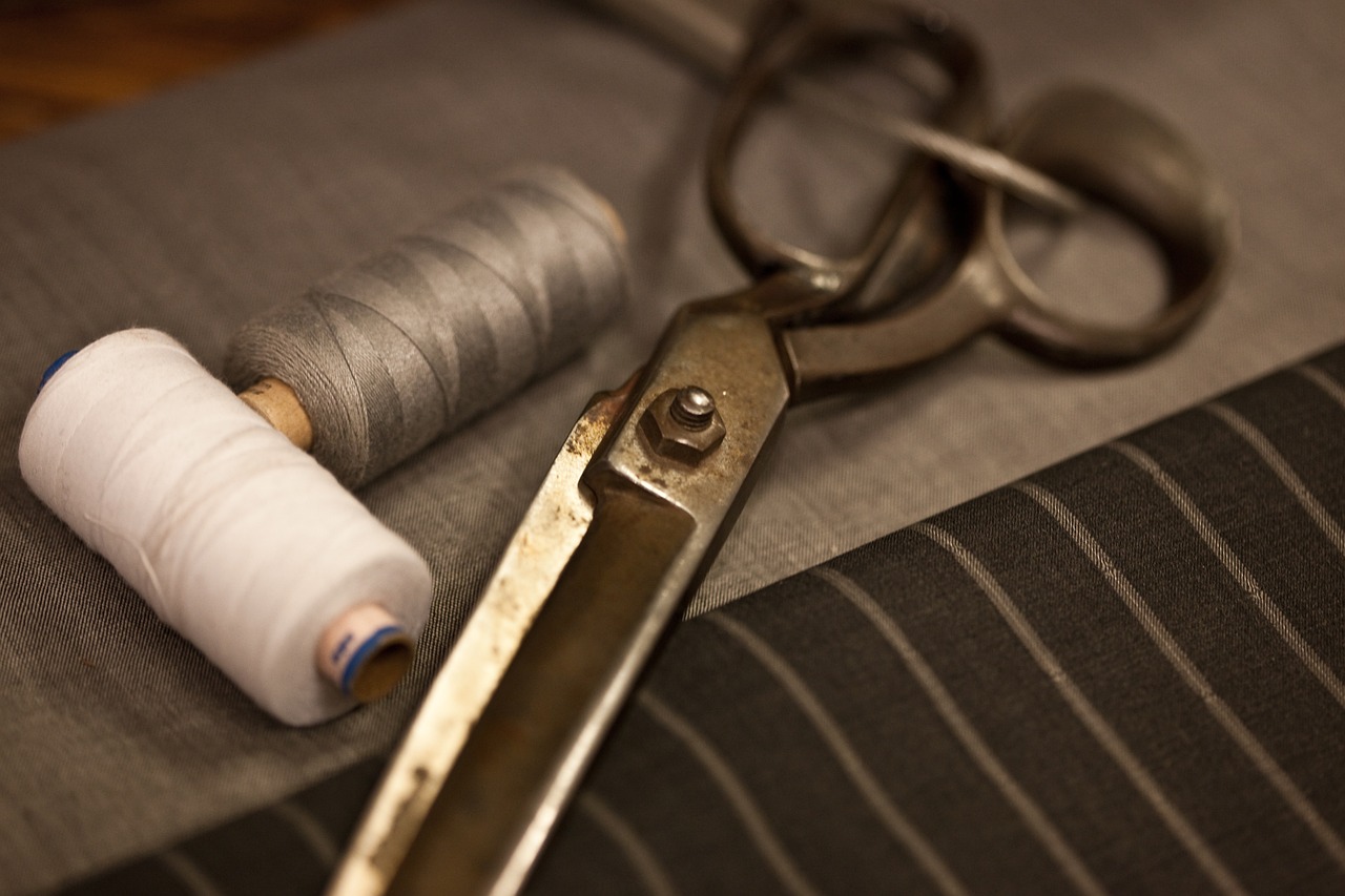 Foarfeca de croitorie profesională: cum să o alegi în funcție de 5 criterii