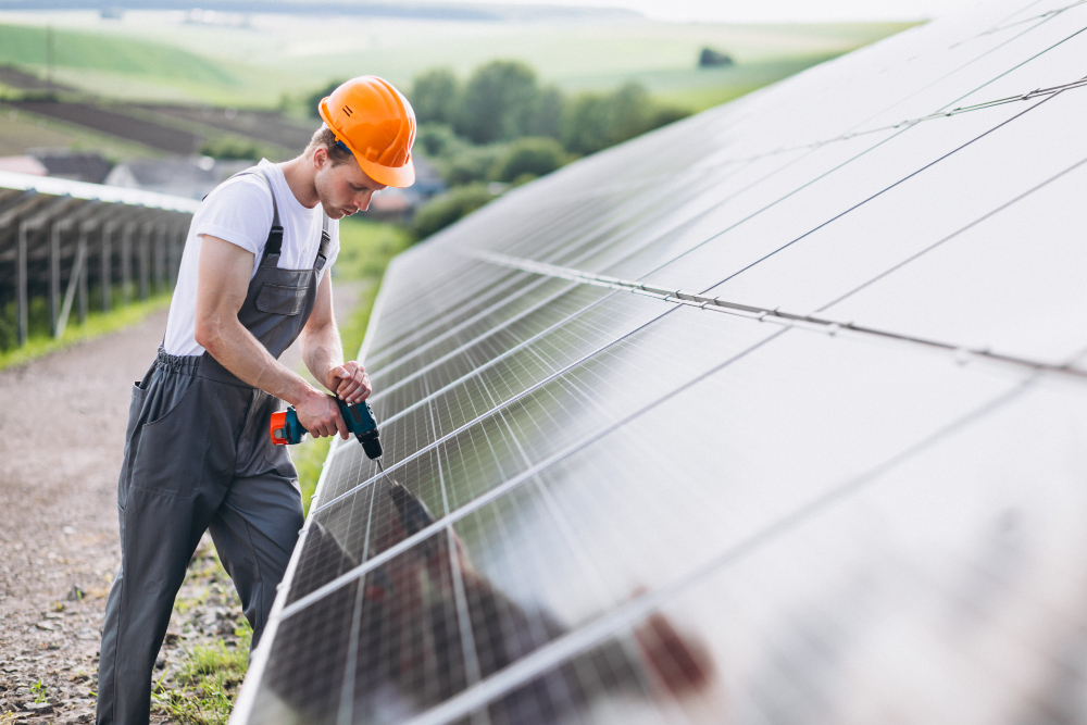 Panouri fotovoltaice pentru clădiri NZEB: Cerințe și soluții