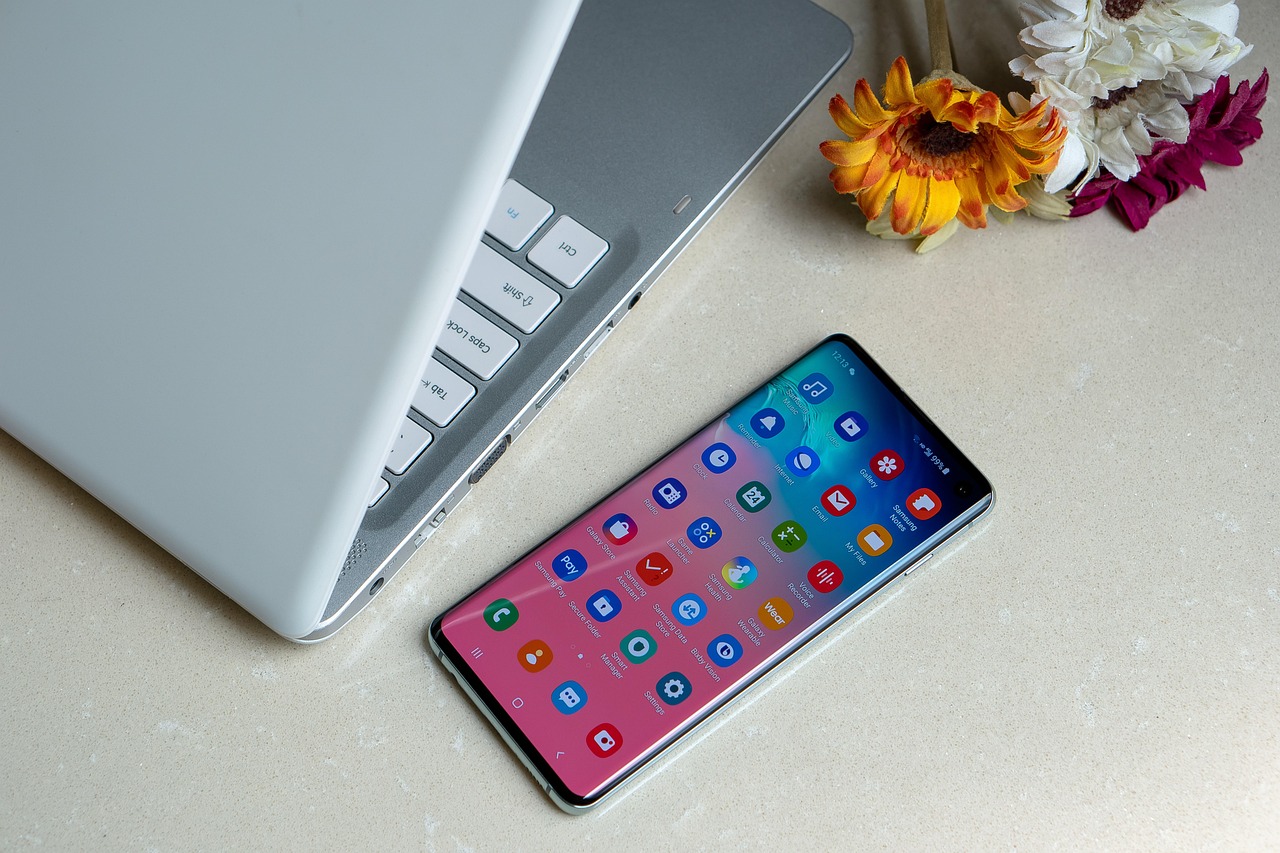 Merită să cumperi un iPhone SE second-hand?