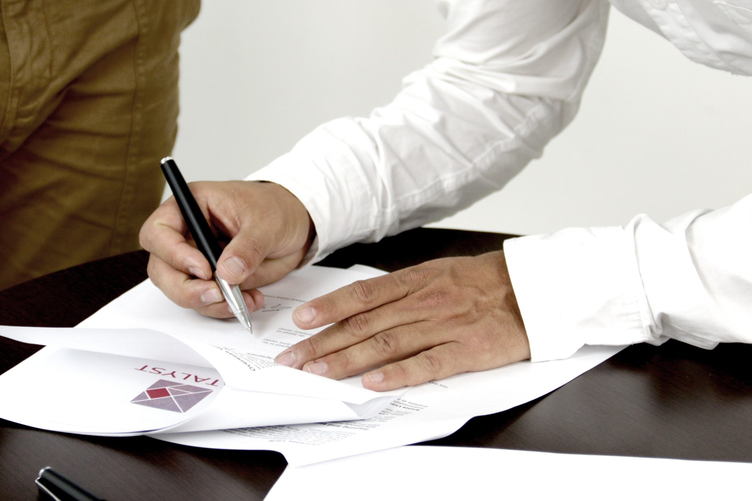 Ce trebuie să știi despre modificări contractuale